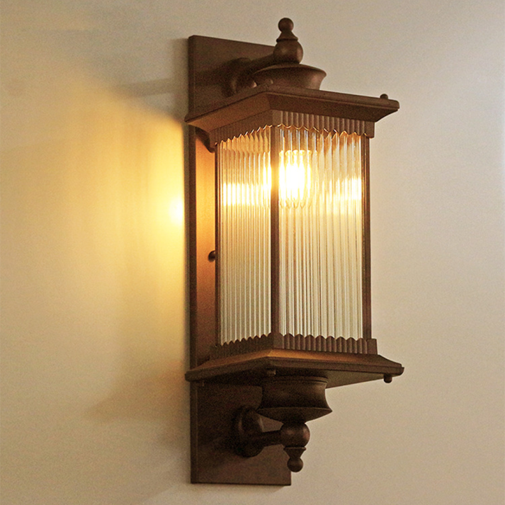 Rechteckige Retro-Wandleuchte für draußen