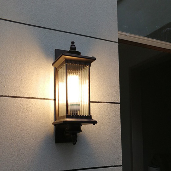 Rechteckige Retro-Wandleuchte für draußen