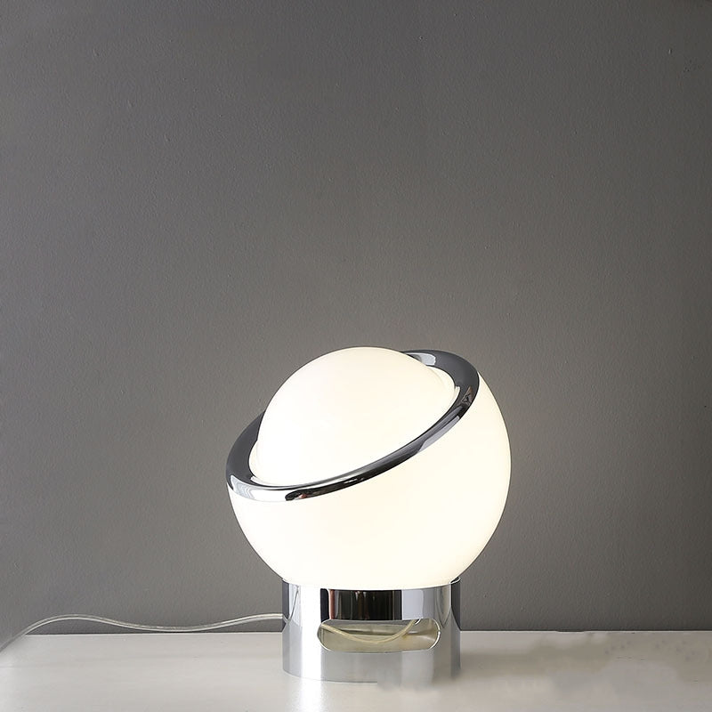 Französische Opal Bauhaus Tischlampe