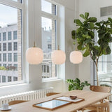 Moderne Skandinavische Opalglas-Pendelleuchte Mit Radius