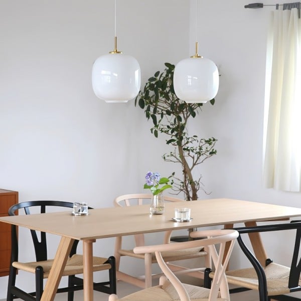 Moderne Skandinavische Opalglas-Pendelleuchte Mit Radius