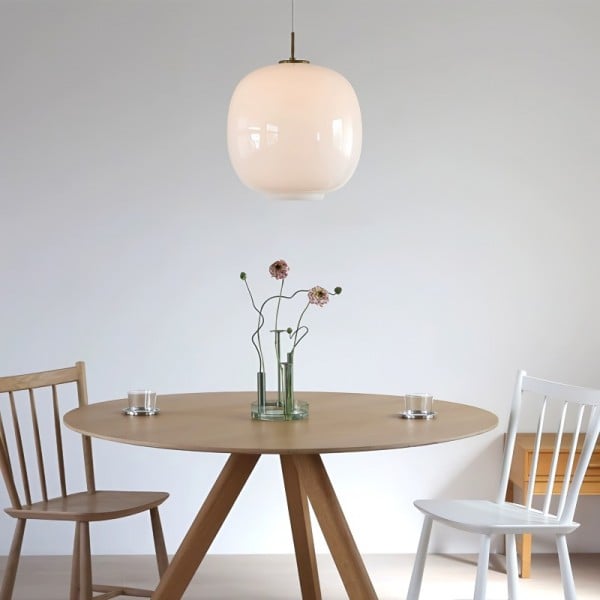 Moderne Skandinavische Opalglas-Pendelleuchte Mit Radius