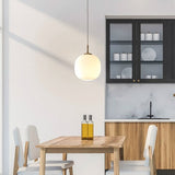 Moderne Skandinavische Opalglas-Pendelleuchte Mit Radius