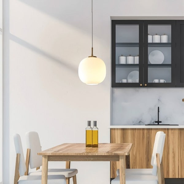 Moderne Skandinavische Opalglas-Pendelleuchte Mit Radius