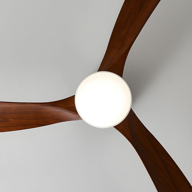 Deckenventilator aus Holz Licht