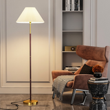 Moderne Stehlampe aus Reispapier