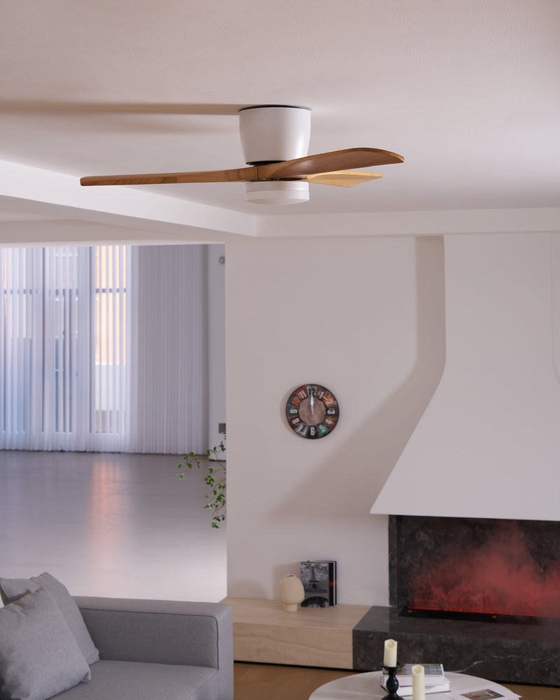 Deckenventilator aus Holz Licht
