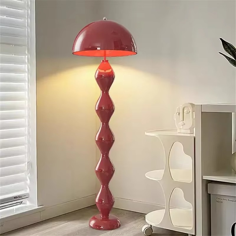 Skandinavische Stehlampe