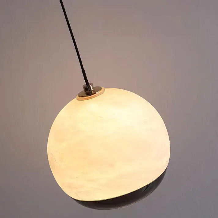 Skandinavische Marmor Alabaster-Globus Pendelleuchte