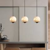 Skandinavische Marmor Alabaster-Globus Pendelleuchte
