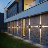 Draußen - Kreuzförmige Wandleuchte mit warmweißen LEDs